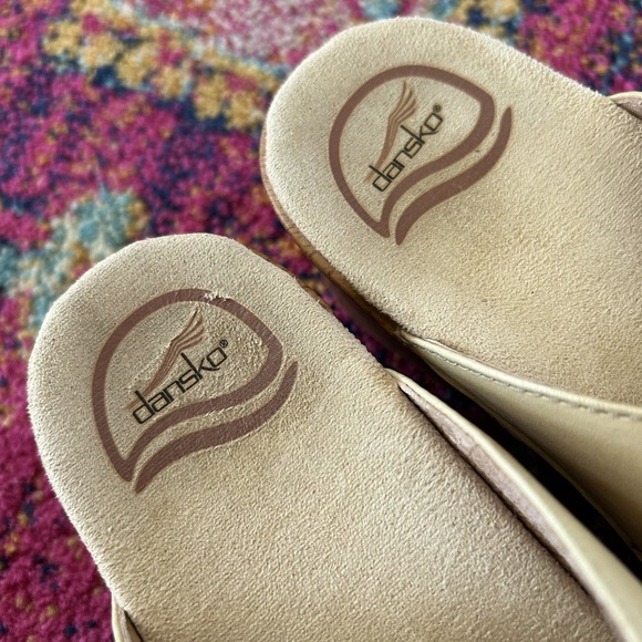 Dansko | Women’s light tan Sheri Cut Out Clog, embossed roses, Euro sz 38 US 7.5 - Picture 11 of 13